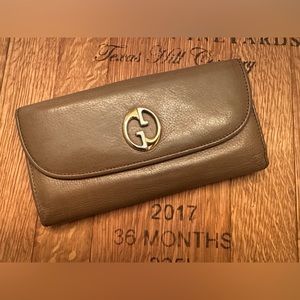 Vintage Gucci Leather Wallet - Beautiful condition!!